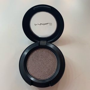 MAC EYESHADOW